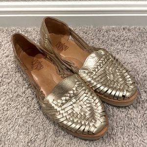 Espiritu Huarache Sandals size 9